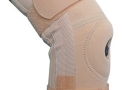 Бандаж на коленный сустав фиксирующий с ребрами жесткости и отверстием BKFO C1KN-2801