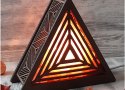 Солевая лампа - светильник деревянный с узором Пирамида 1 кг с диммером