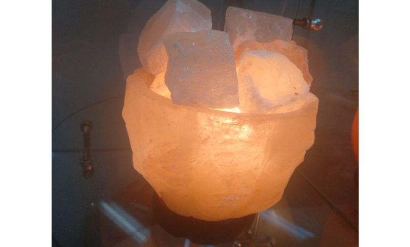 Солевая лампа Вазон с камнями 2-3 кг